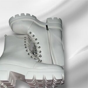 White Women's Lace-Up Boots
